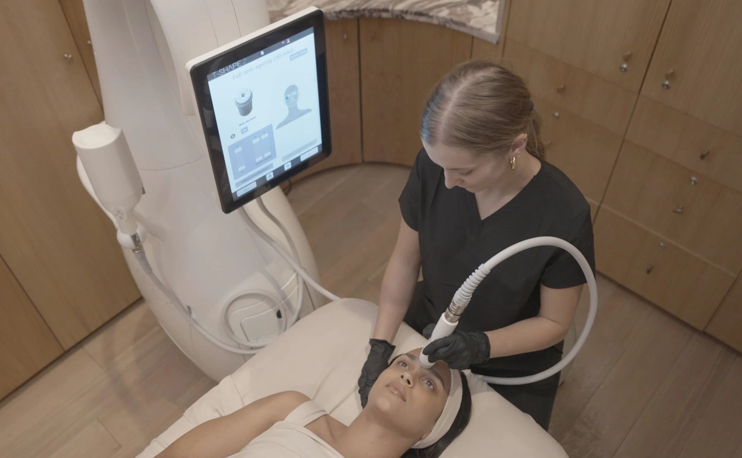 T-Shape 2 body contouring hero treatment image at NJOY